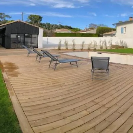 Le Logis De Raphabel Hotel *